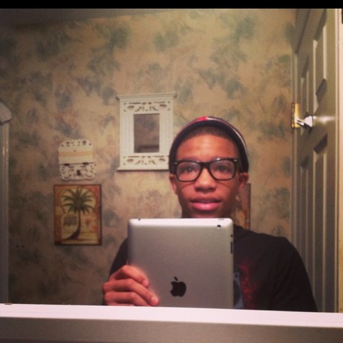 Follow me; I follow back; An I suck at basketball so ball isnt life !!