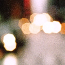 Relaxed wedding films shot on 16mm, 35mm, and Super 8mm film.