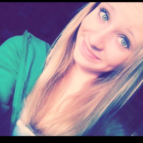I'm married to @JustinBieber so be jealous. (;