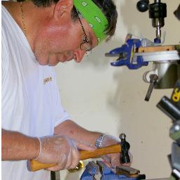 Gregg Salter makes custom high-end cutlery,steak knife sets,chef knives & chef sets in original stands,carving sets, custom boxes, jewelry boxes & more.