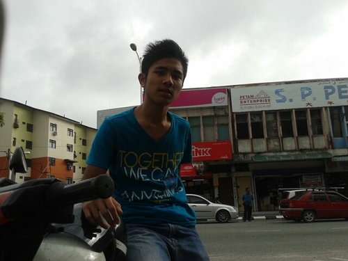 azamghani92's profile picture. 