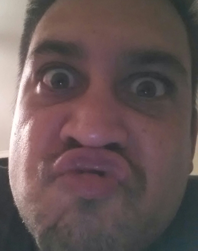 deep_vneck_guy's profile picture. I swear my lips naturally pucker