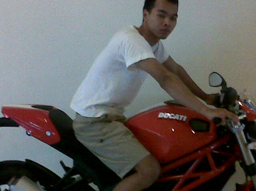 Gua orang'y simpel,,,,, ega pake ribet, yg penting enjoy,