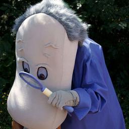 andersbosse's profile picture. U N I V E R S A L  W A T C H   A N D  S T U F F .