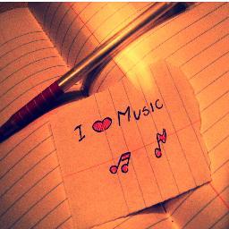 EraMusica_vlc's profile picture. La mejor variedad desde los 70´s hasta hoy. Creado para viajar hasta cuando la música era eso, MÚSICA // Rock - Pop/Rock // Twitters: @JoseSaez93 / @Frases_vlc