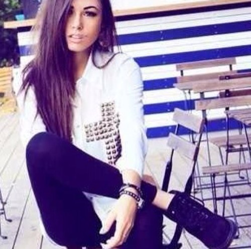 I'm Latina. I am sassy but still sweet. I dont tolerate ignorance. Bestie is @aprincessdiary_ and @HillCountryGent is my twitter brother!