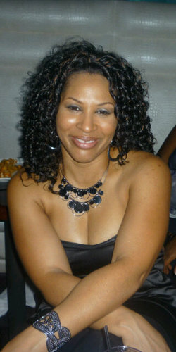 NinaDeSimone's profile picture. The relationship is simple: you follow, I follow back; you unfollow, I unfollow. Check out my tweets!