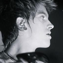 se eu fosse resumir amor infinito em uma palavra, falaria teu nome. @thomasrestart. (L) 08.01.2011 por @_tiitahmartins. MOD.: BIA . OFICIAL 12.04.12!