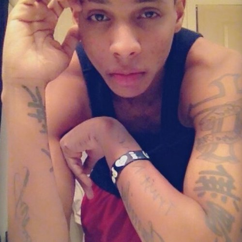 young_bonesss's profile picture. My name is damien im a pri skater ! I kickbox i love to do tattoos ! Got my own clothing line called young dreams ! Instagram young_bones ;) from san jose cali