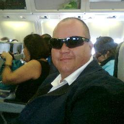 Lcdo. en Administración, Venezolano