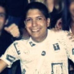 Web designer e programador. Nas horas vagas eu procuro o Criador da criatividade!