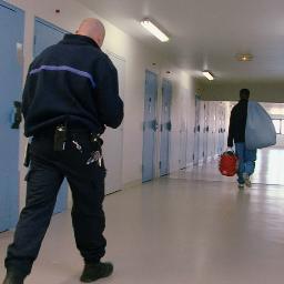 Hors la loi est un documentaire de 3x80' minutes écrit et réalisé par François Chilowicz. FB : http://t.co/JtYw5yNkwd