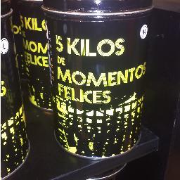 Fanático de la tecnología, aficionado de los juegos online, informático de nacimiento y un real macho alfa de pecho plateado, no como sus amigos traga sables.