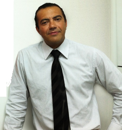 Mestre em Administração profissional, professor universitário, executivo em gestão de empresas.