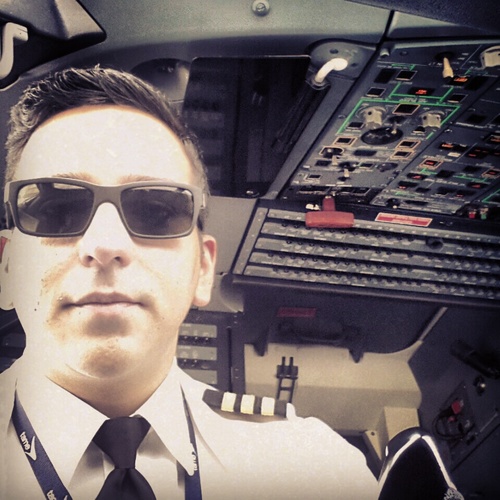 Comercial Pilot, Airbus 320 First Officer, LATAM Ecuador