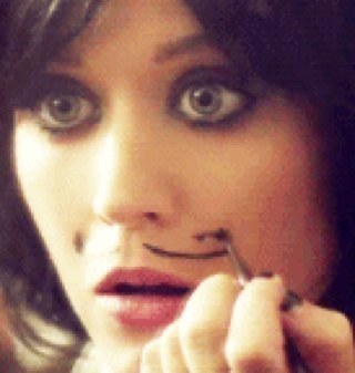 Hİ :) I'M GÜLNİHAL . #Krisbian , #Directioner , #Smiler , #Belieber , #Katycat , #Twihard [follow me I'll follow back]~