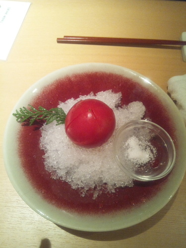 オリンピック生まれで名前にリンがついてます｡学生時代はバレーボール部でした。趣味はお寺とお城巡りです｡休みには行ったことない所に プチ旅してます｡