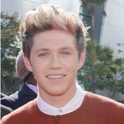 Nunca Dejes de SONREIR no sabes quien se llegara a Enamorar de tu Sonrisa!! :D 


Segime y te sigo!! *.*