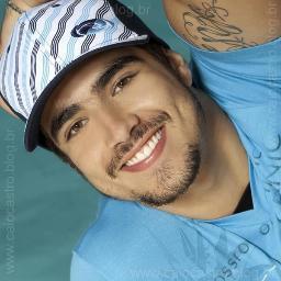AAAH , eu amo Caio Castro , muito , muito.Por ele faria tuudo. CAAAAAAAAAAAAAAAAAAAAAAAIO ;3
