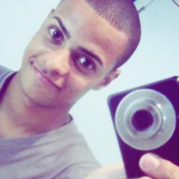 Potterhead, Echelon, Otaku, Baka, Carioca, Canceriano e Feliz :)