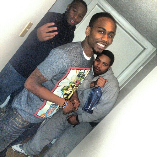 Its Joezzybakee™ live from da R #4$upent gone blow FREE MY BROTHAS Jayrockshawtyyy an kee weeze