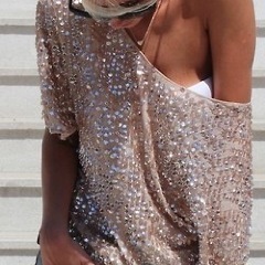 alejandra_2525's profile picture. Y justo cuando la oruga pensó que el mundo se acababa... se convirtió en mariposa