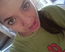 me faz sorrir todas as vezes que fala comigo, se for p ficar longe eu te quero perto @porragugs_