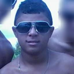 juniormelo_'s profile picture. Palhaço, doido, parceiro, preguiçoso, xato, doidão, amo rock antigo tipo Gun's. Num gosta de mim ? Normal, Mamãe passou açúcar em mim hehe *-*