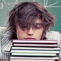 Stanco, svogliato, senza un futuro certo...questo è lo Studente Universitario