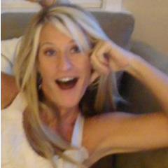 Coco's mom. Hype swag lady. Little bit hippie, little bit rock 'n roll... ever-evolving, crazy blessed... whole lotta 70's in my soul.✌❤🤘