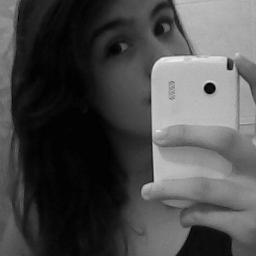 @_suaneneein mãe 3  @_viitinhoo10 mal amado gatu blaco lindu ;3 rs *