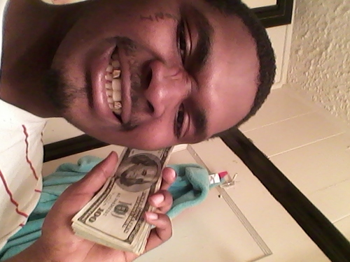 Wasup twitter its tha 1 and only DOOLEY and im jus chillin doin me tryna make a million jus like everyone and anyone else