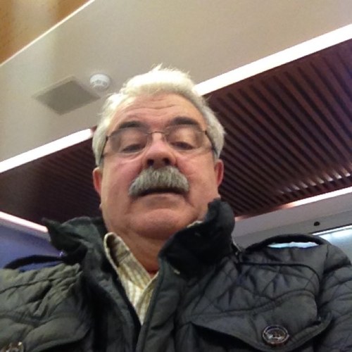Extremeño y Empresario; Presidente del Cluster de la Salud de Extremadura; Presidente de AEXMASA y vocal en la Junta directiva de FENIN