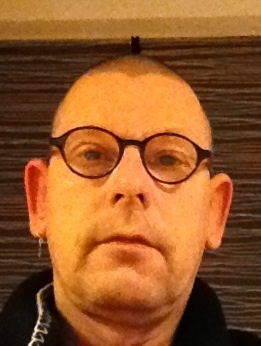 Me Tjaart.Born in 1960.Happily married.3 grandchilderen.