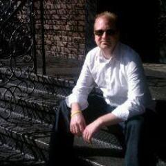Some random guy wandering around Scranton as an Architect.