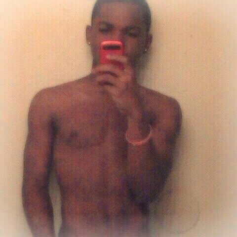 like hip pop, play football, fv song rolling by lil wayne, on my level,and fv rapper, lil wayne, drake,tyga,wiz khalifa.
