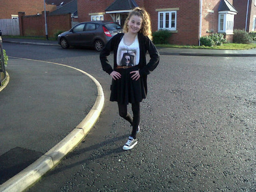 You follow me I follow back and we do shout outs :) (simple) ;D