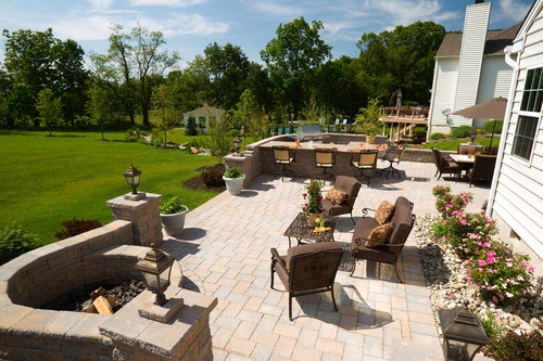 Designing and building outdoor living spaces for every season