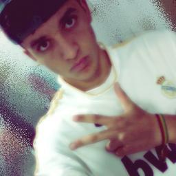 Pra que falar de mim se você vai acreditar no que os outros dizem ? mas se quiser saber, Follow-me    msn/orkut:caiquedealmeida@live.com