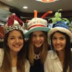ñ.ñ alocada ke nunca tiene nda que hacer y se la pasa faranduliando con amiga y hblndoles por pin¡¡¡