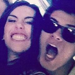 Vocês são  vento que me faz seguir em frente, são a música que me decifra, os meus lugares preferidos, os meus amores desmedido, o meu ar.