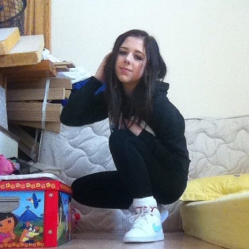 Im charley vickers.
Facebook; charley vickers
Instagram; charleyboo69
Skype;Charley_Vickers69
Yes i like the number 69 ok?
FOLLOW ME AND ILL FOLLOW YOU BACK XO