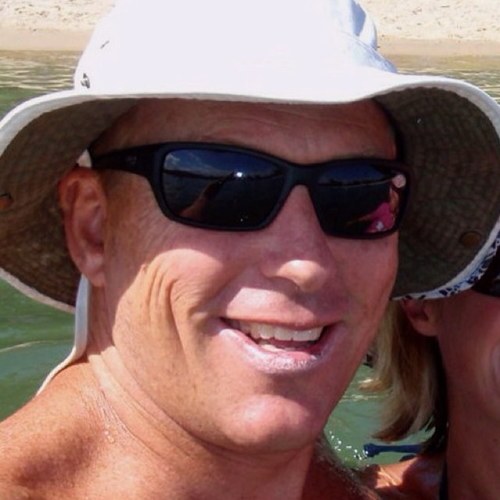 damon_nomadic's profile picture. Not on FB.... I enjoy my life 👍