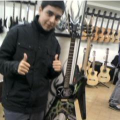 Soy el Bajista de Maiden Of Haeven, Escucho Metal, Hard Rock :'), Divertido y social, Aguanteeee Guns and Fuck@ng Roses!!!