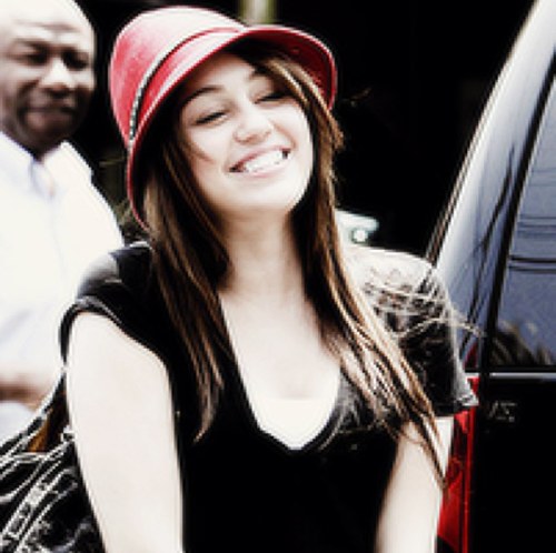 sou a @insanefordrew me siga lá, aqui nao :)
