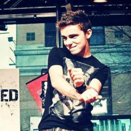 Pensar em você é algo que preenche um grande e preciso espaço 
do meu tempo  @TheWanted