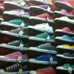 Menjual berbagai barang yang hits di masyarakat,shoes,chino,dll
harga grosir. If you want to order 
Cp:08561000957 (bisa liat2 dulu)