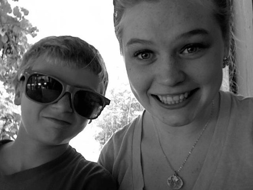 Hi I'm Riley if u follow me I follow back!!!!