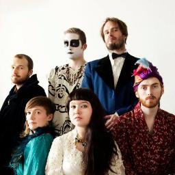Os Tropies are a group of musicians and friends brought together by Brazilian psychedelic music from the 60's and 70's.