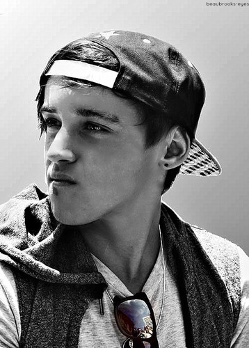 thanks for following i love you :)